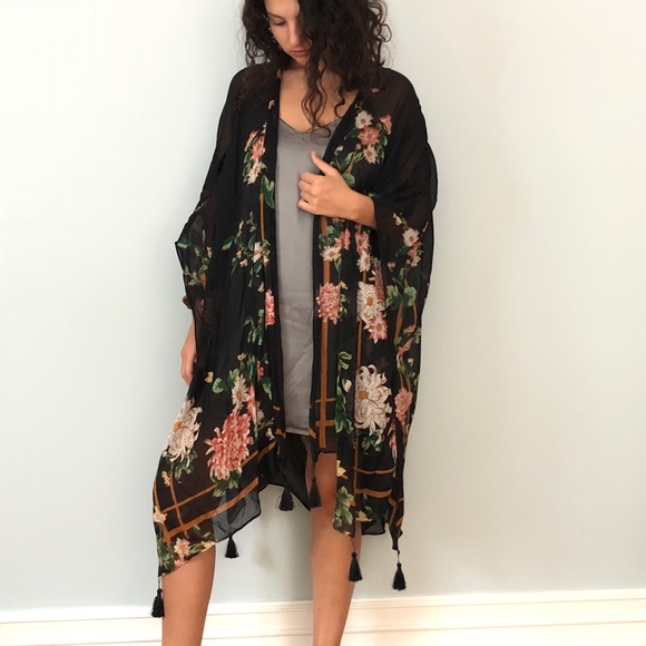 UO kimono - Picture 2 of 3
